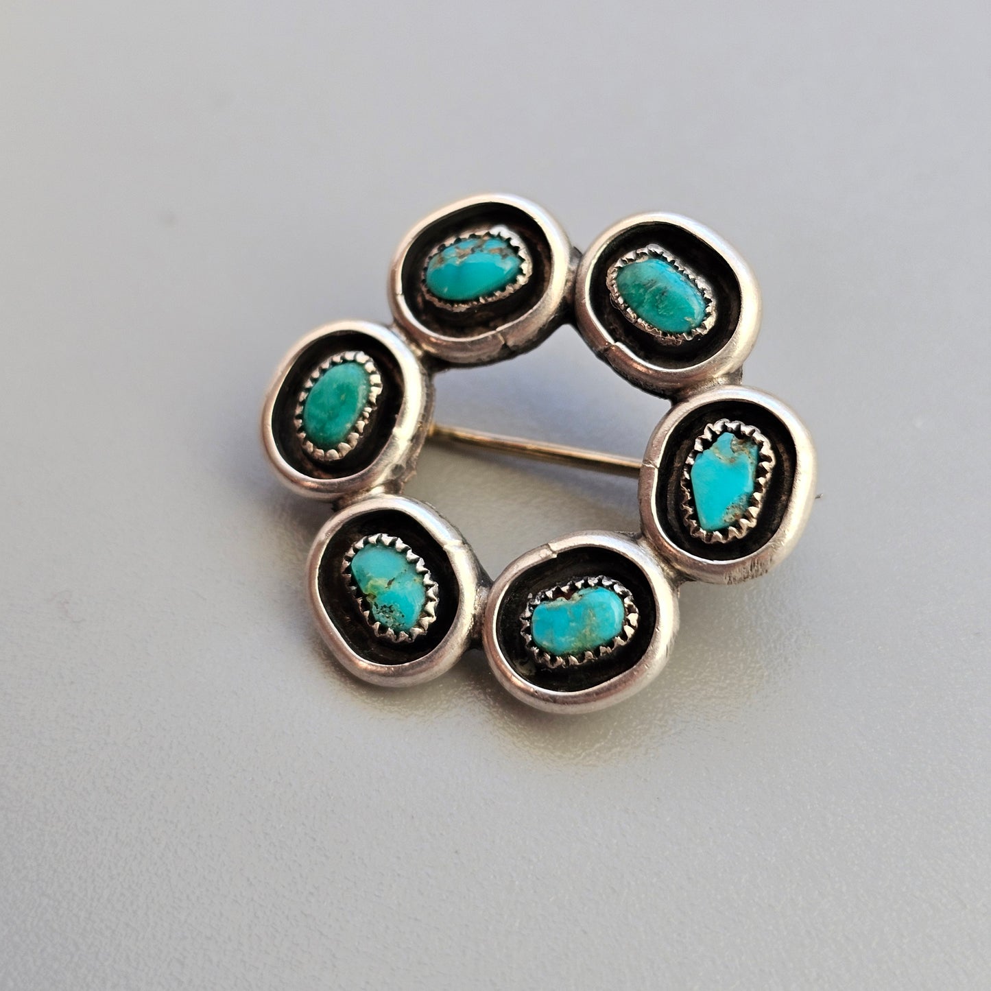 Small Vintage Native American Zuni Silver & Turquoise Brooch
