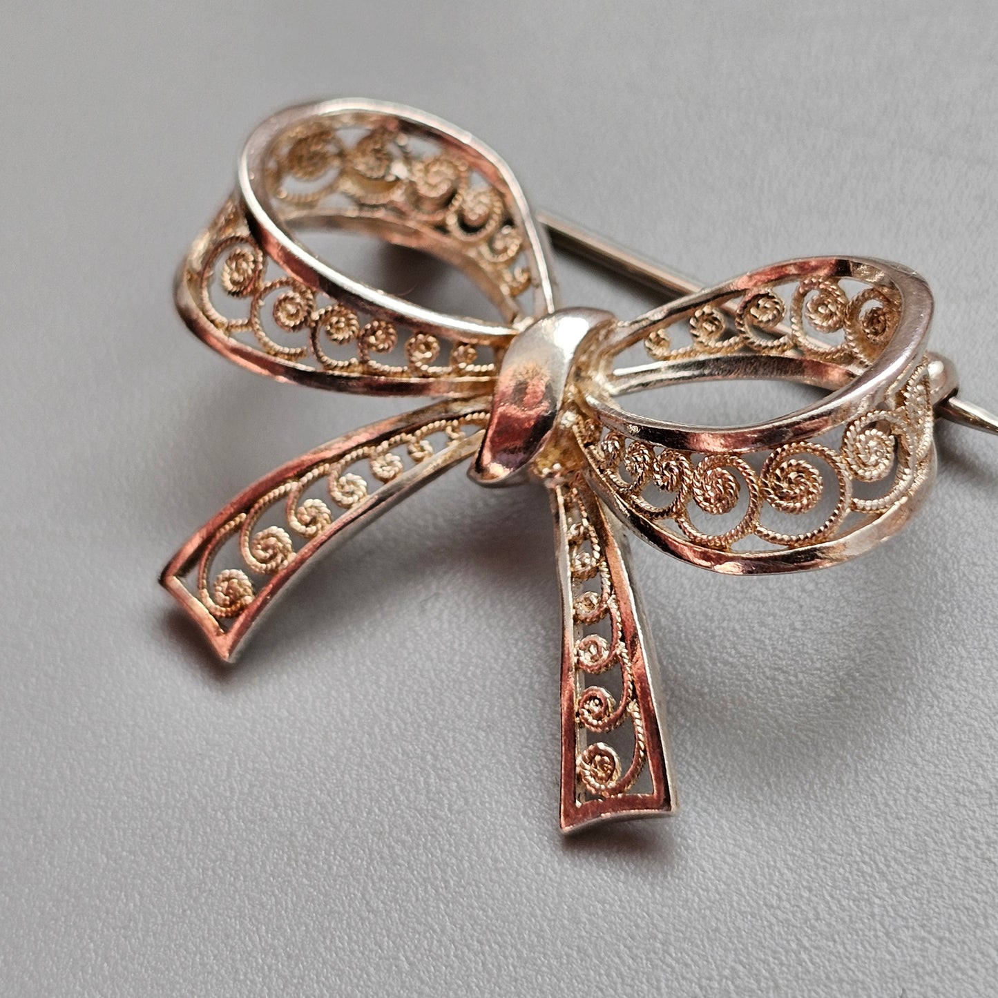 Vintage Sterling Silver Filigree Ribbon Bow Brooch