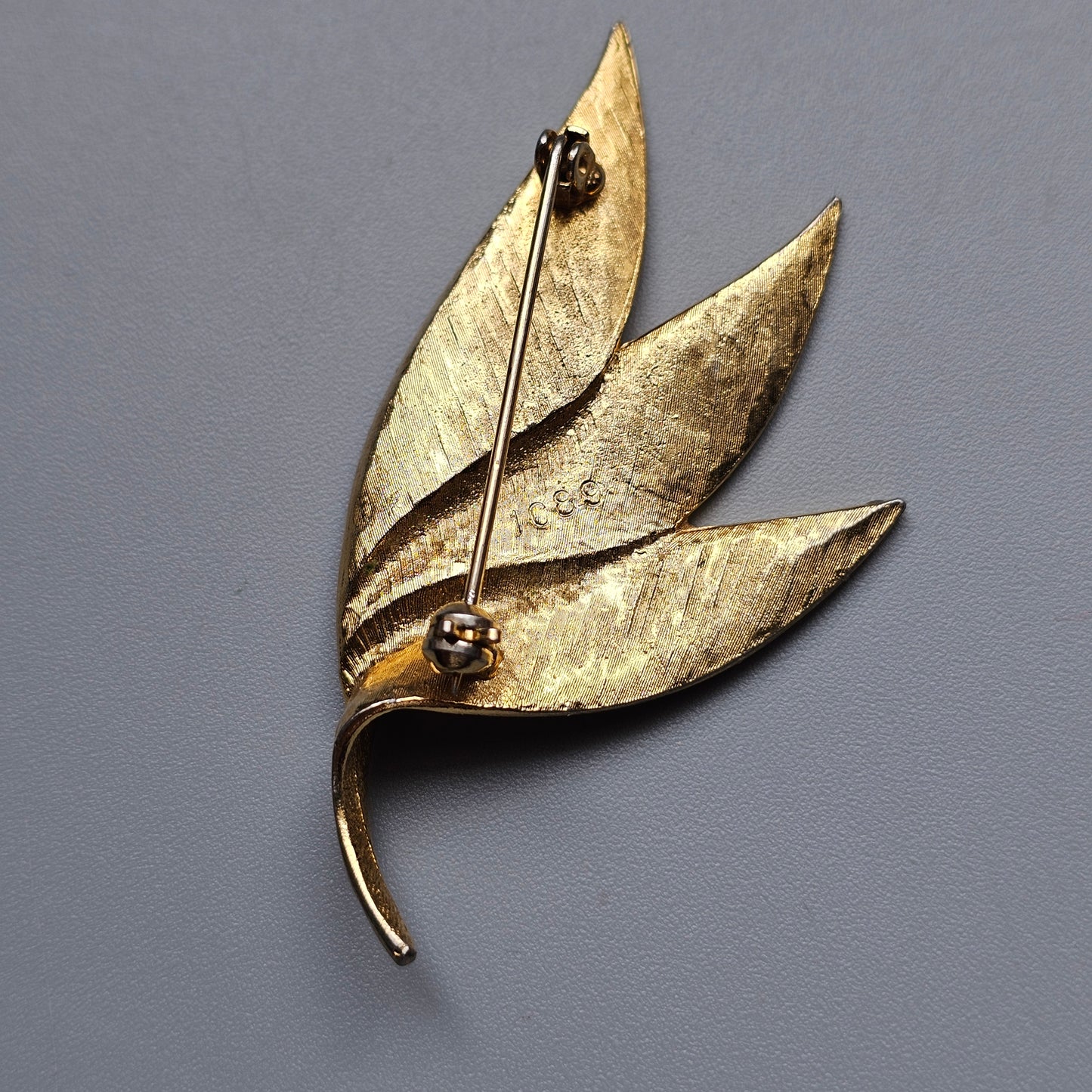 Vintage 1960s Gold Tone Leaf Brooch Mid Century Costume Jewellery