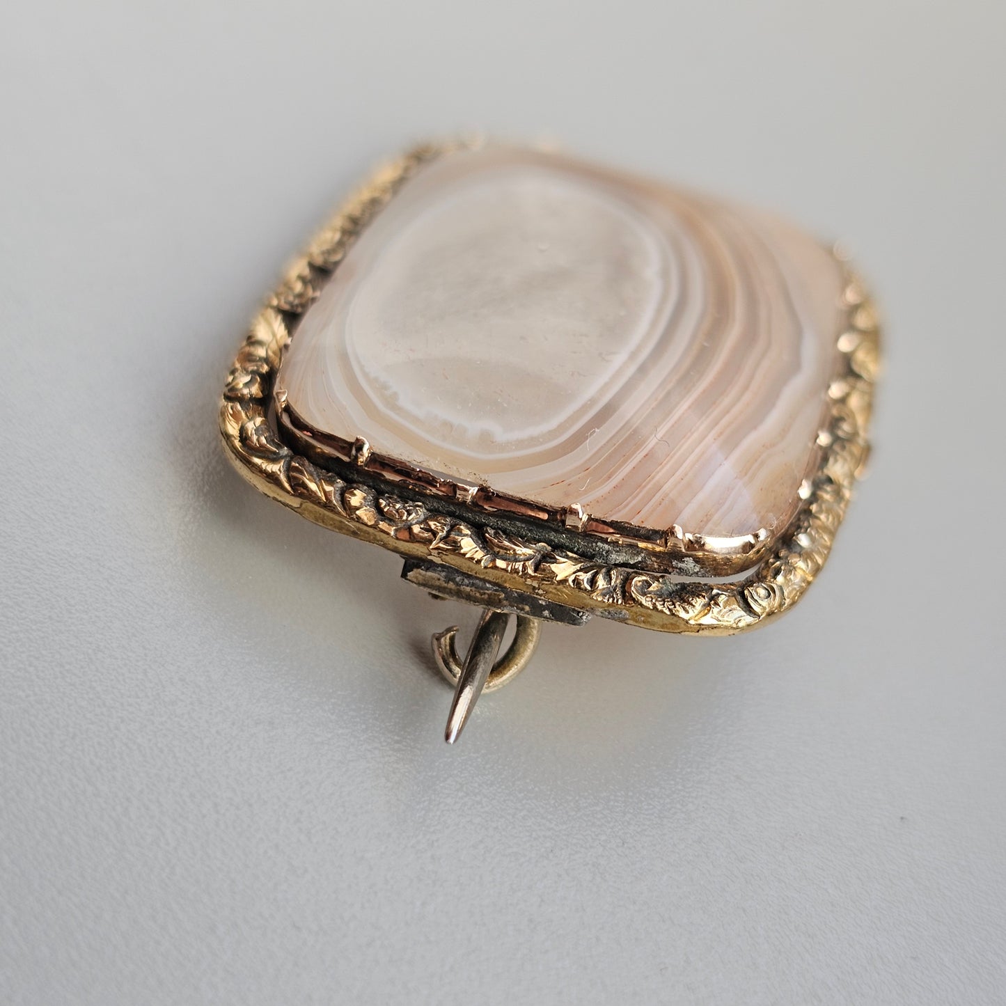 Antique Georgian Pinchbeck Banded Agate Brooch