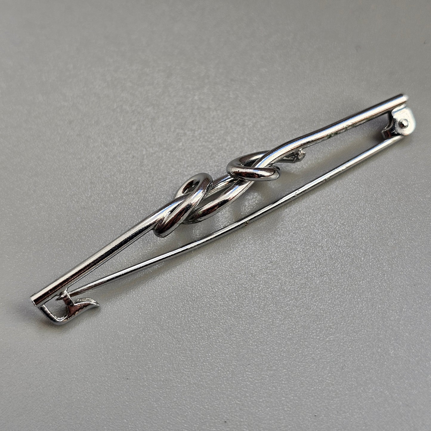 Vintage Art Deco Chrome Knot Bar Brooch