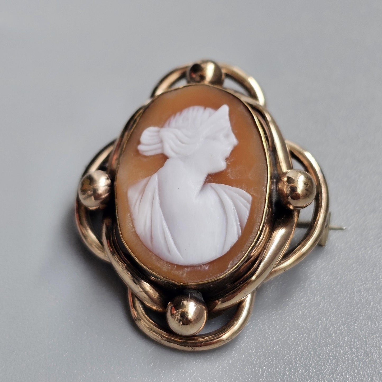 Small Antique Victorian Carved Shell Cameo Gold Tone Pinchbeck Brooch