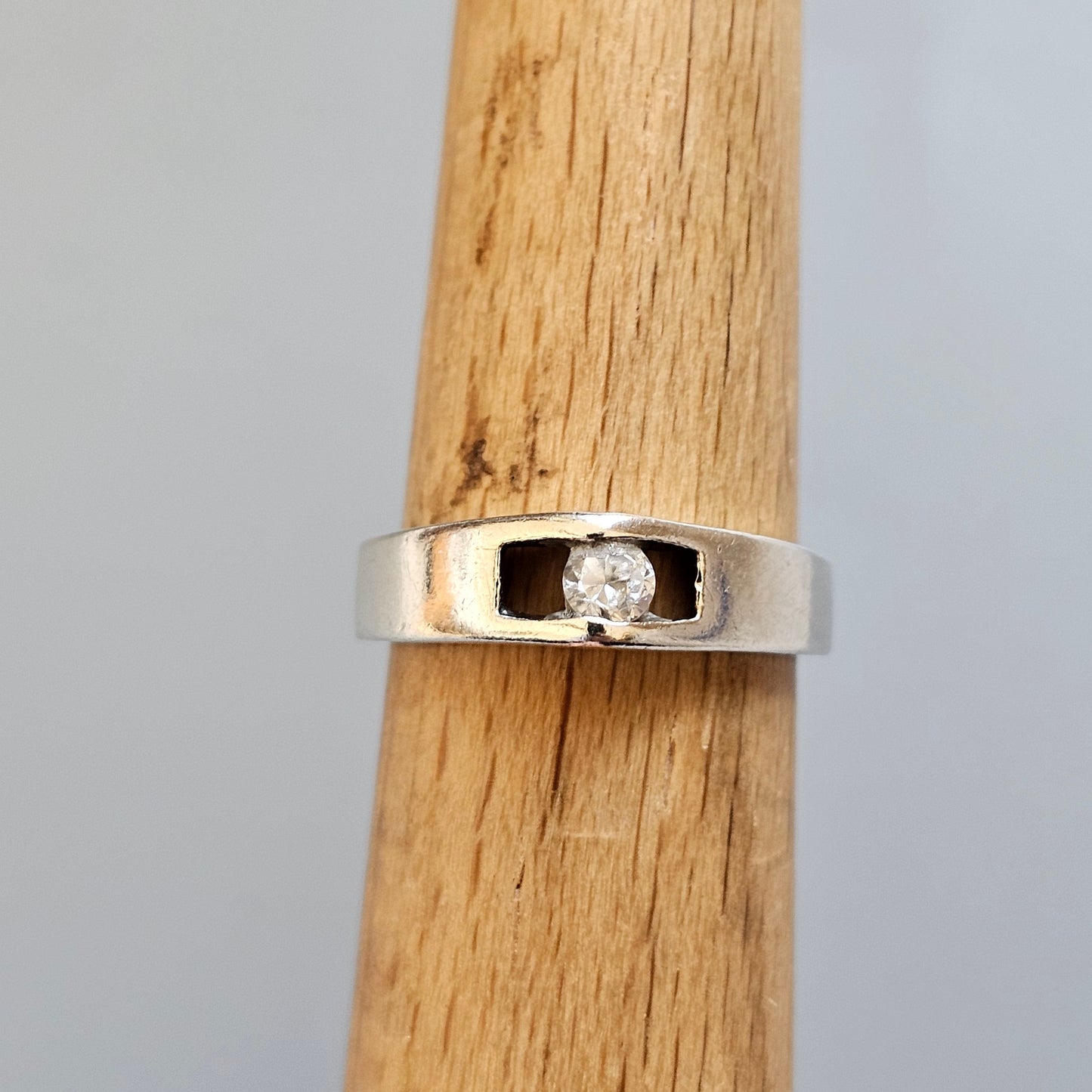 Vintage Modernist Style 1980s-1990s Polish Sterling Silver & Crystal Ring