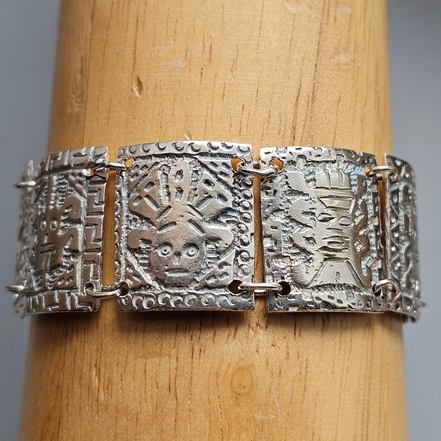 Vintage South American 900 Silver Inca Aztec Style Storyteller Panel Bracelet