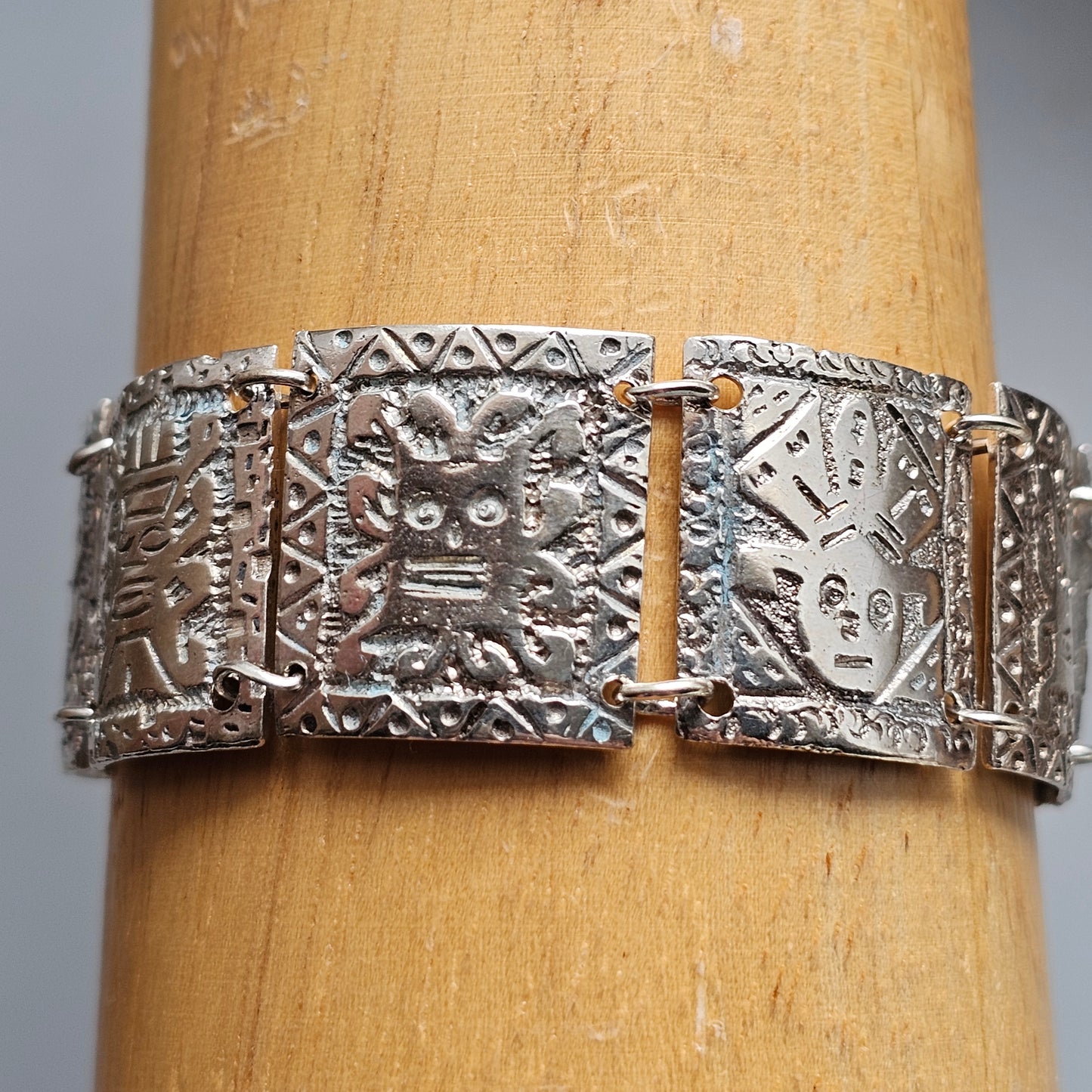 Vintage South American 900 Silver Inca Aztec Style Storyteller Panel Bracelet