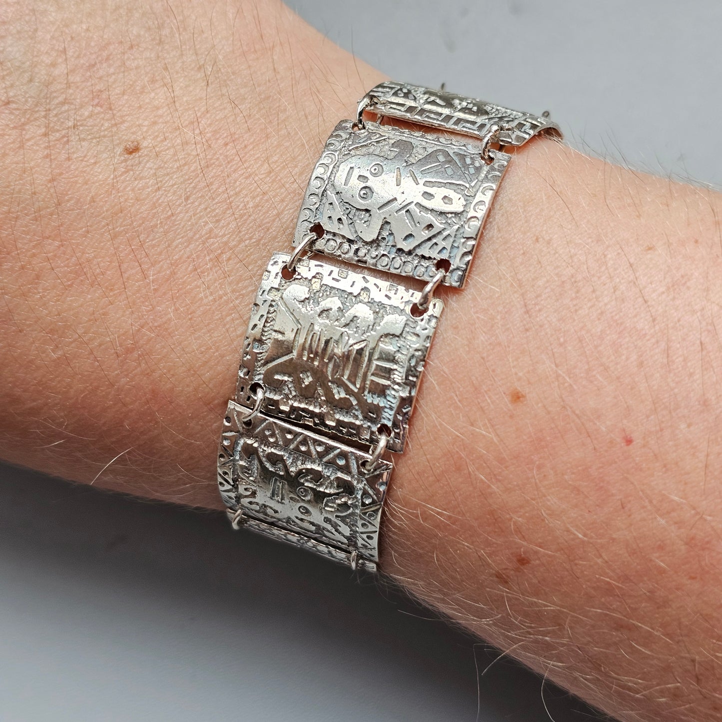 Vintage South American 900 Silver Inca Aztec Style Storyteller Panel Bracelet