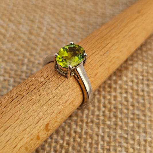 Peridot & Sterling Silver Solitaire Ring