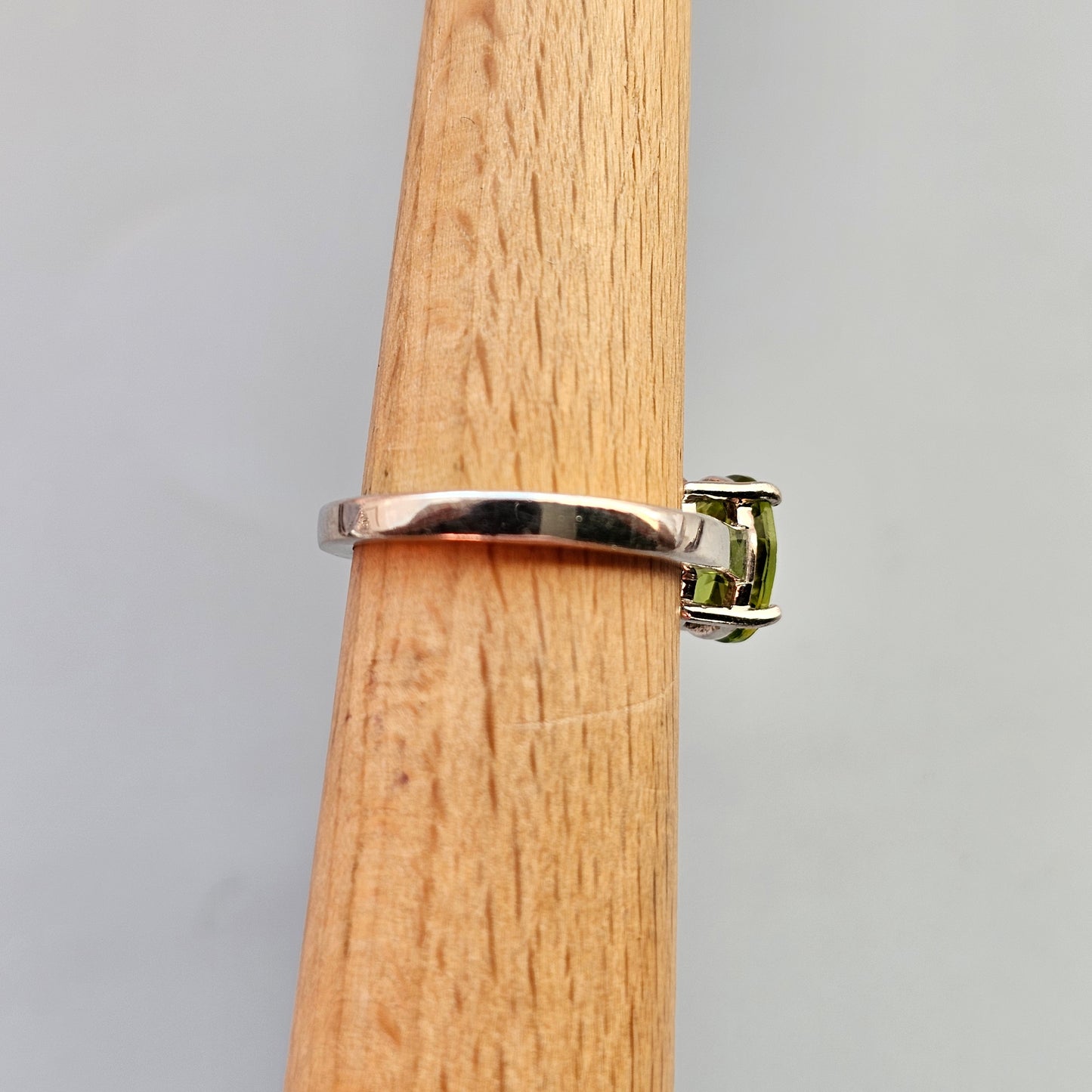 Peridot & Sterling Silver Solitaire Ring