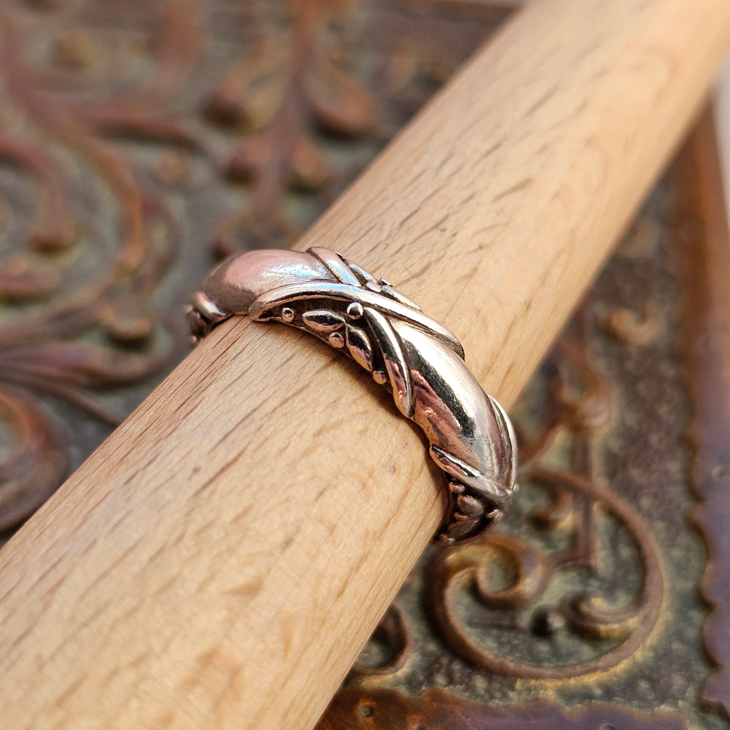 Vintage Sterling Silver Indonesian Ornate Band Ring 925