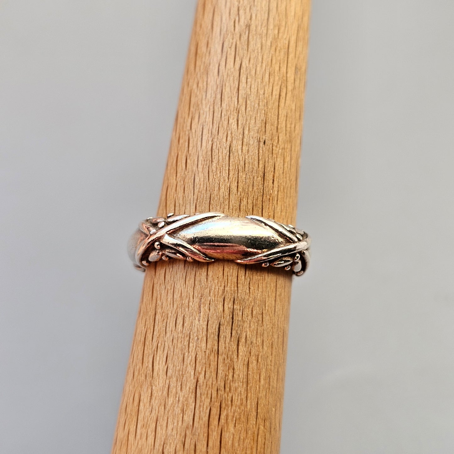 Vintage Sterling Silver Indonesian Ornate Band Ring 925
