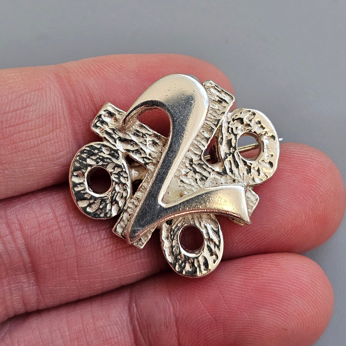 British Hallmarked Sterling Silver Year 2000 Millennium Brooch 1998 - Y2K