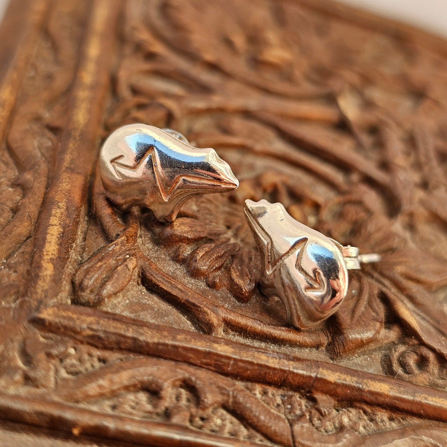 Vintage Native American Heart Line Bear Sterling Silver Stud Earrings