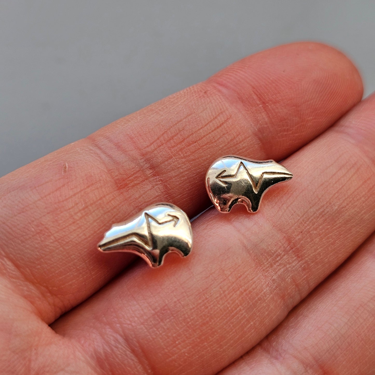 Vintage Native American Heart Line Bear Sterling Silver Stud Earrings
