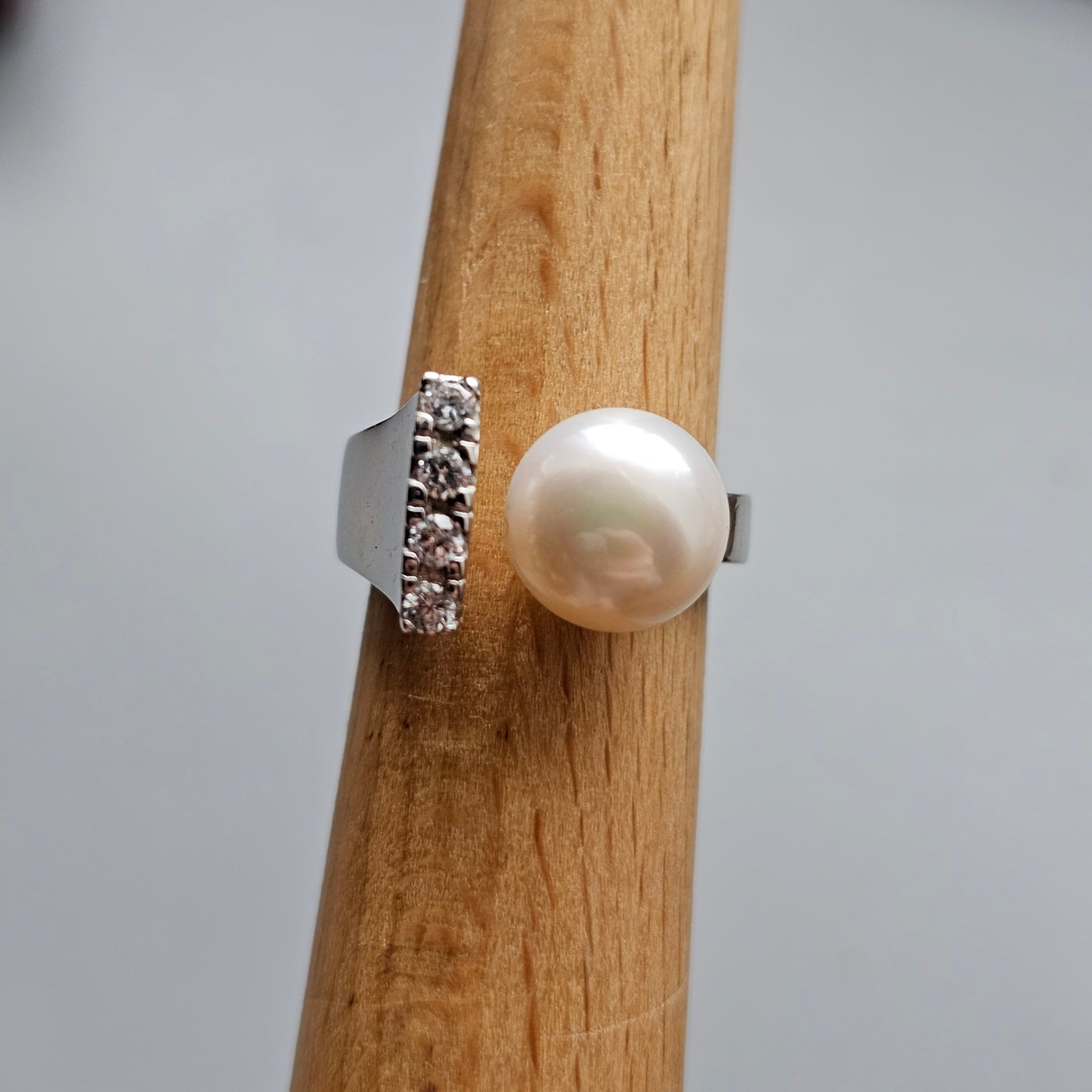 Finnish Sterling Silver, Pearl & Cubic Zirconia Ring Pirami