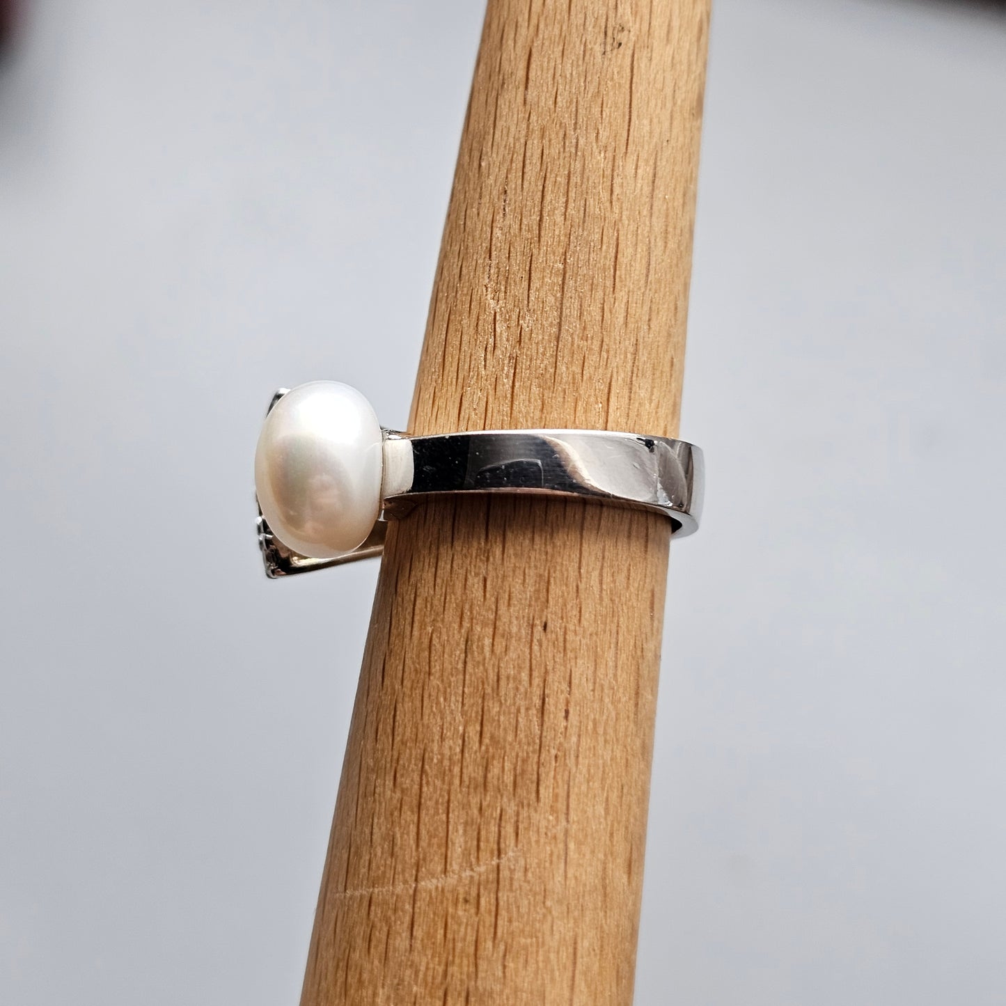 Finnish Sterling Silver, Pearl & Cubic Zirconia Ring Pirami