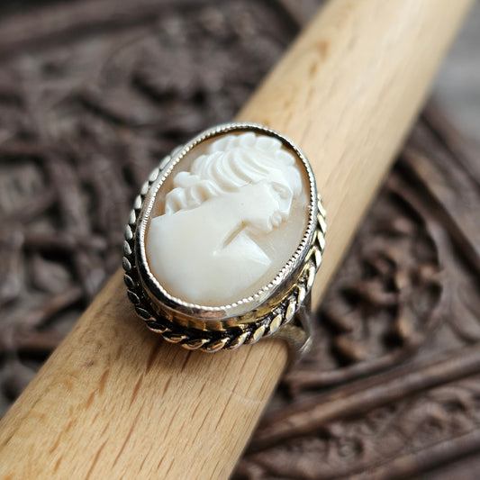 Vintage Art Deco Style Silver Shell Cameo Ring