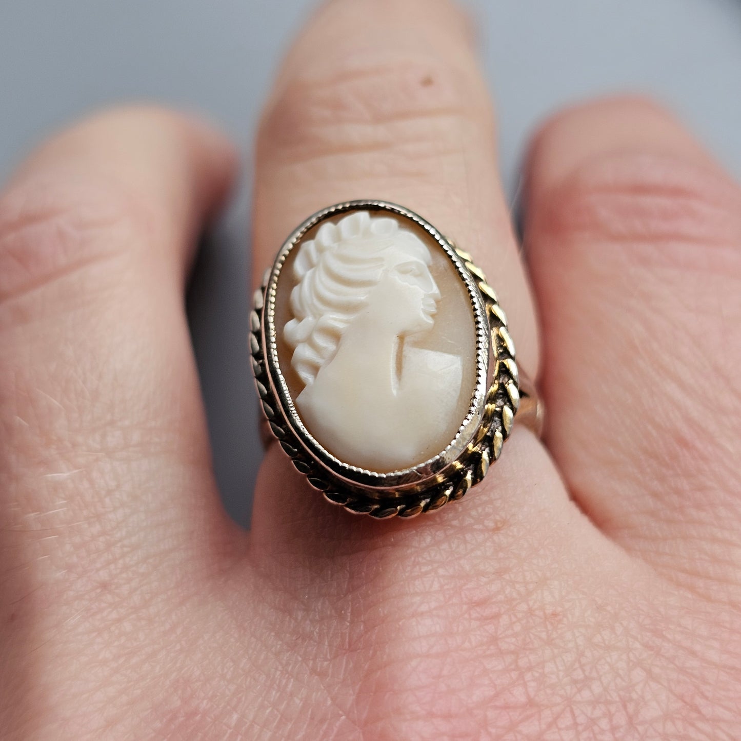 Vintage Art Deco Style Silver Shell Cameo Ring