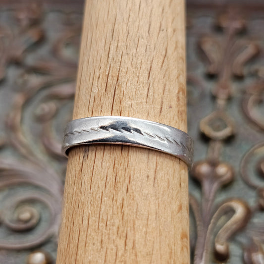 Simple Vintage Silver Ring Band