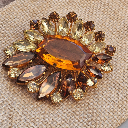 Vintage 1950s 60s Brown & Amber Colour Rhinestone Costume Jewelry Brooch