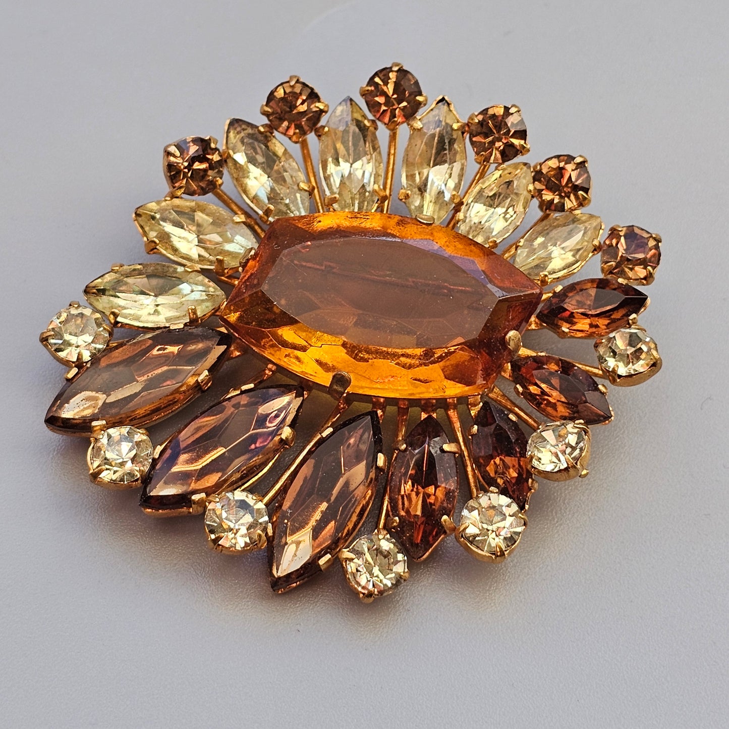 Vintage 1950s 60s Brown & Amber Colour Rhinestone Costume Jewelry Brooch