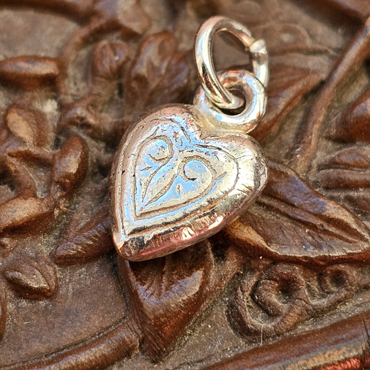 Small Antique Silver Tone Heart Bracelet Charm Pendant