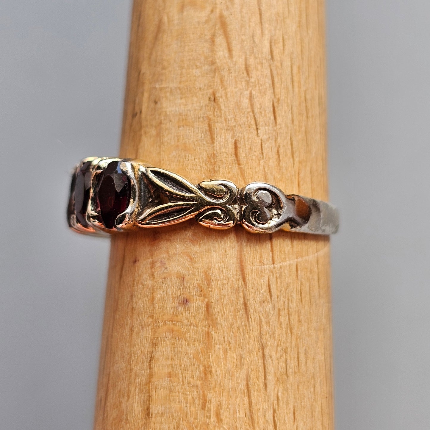 Vintage Antique Style Five Stone Garnet Silver Ring