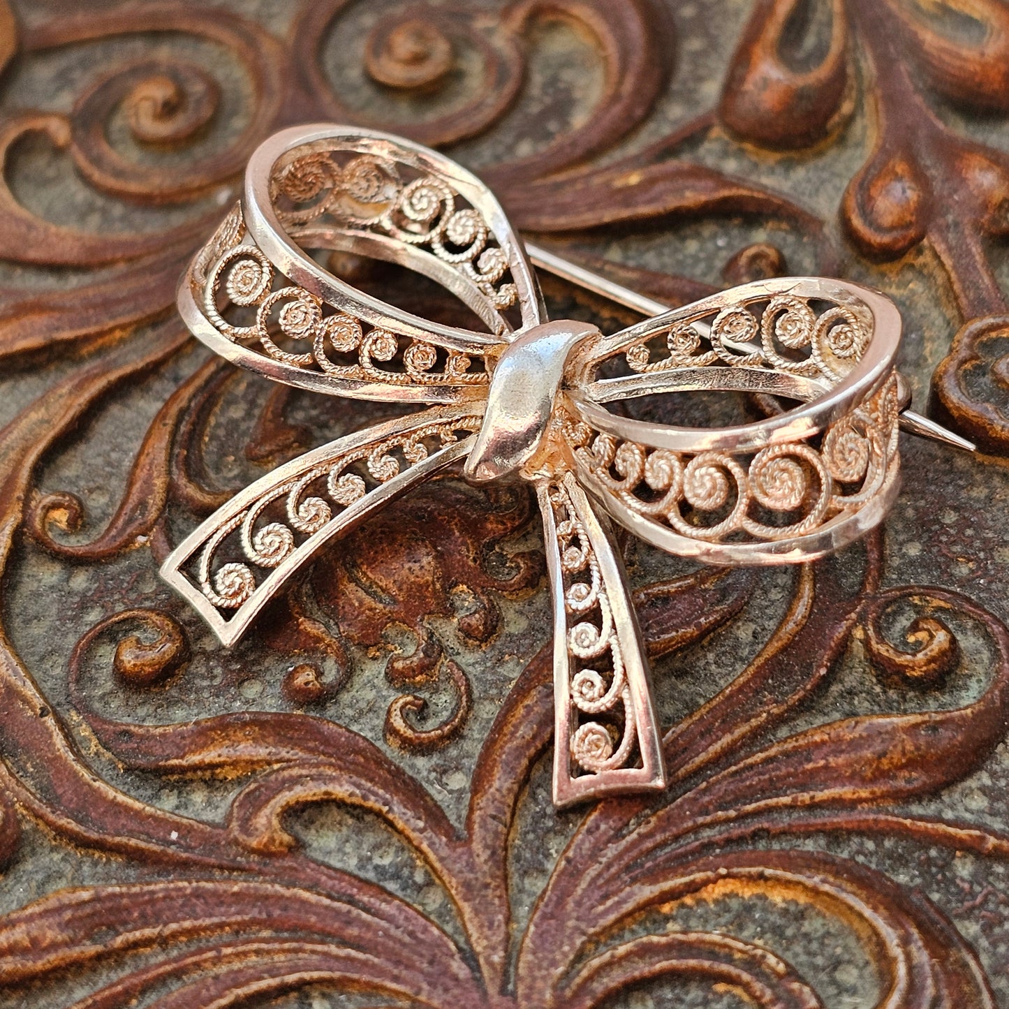 Vintage Sterling Silver Filigree Ribbon Bow Brooch