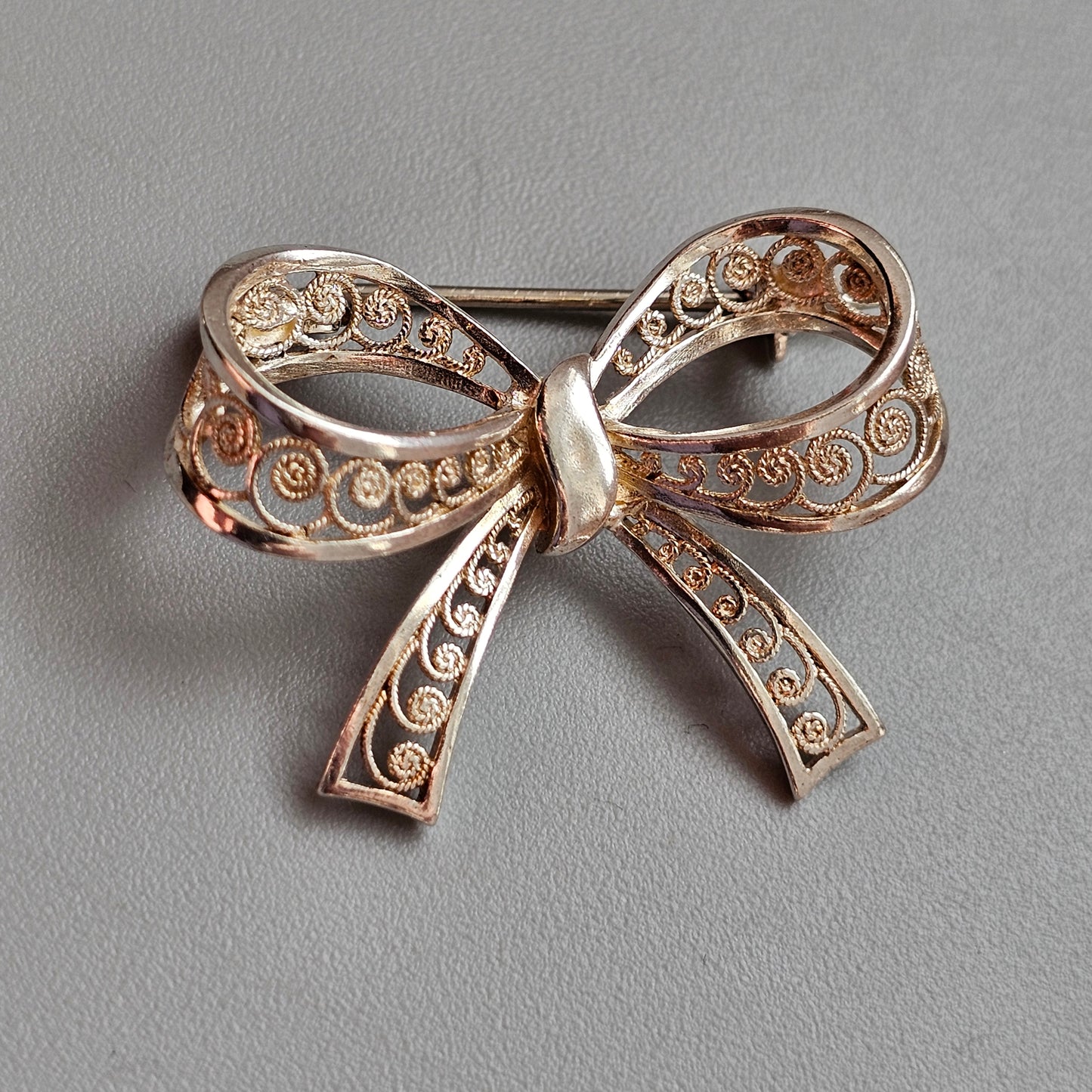 Vintage Sterling Silver Filigree Ribbon Bow Brooch