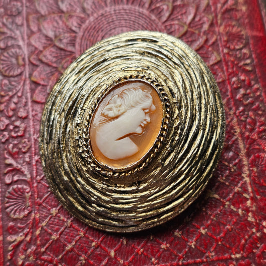 Vintage 1960s 1970s Shell Cameo Brooch Necklace Pendant Gold Tone Textured Costume Jewellery