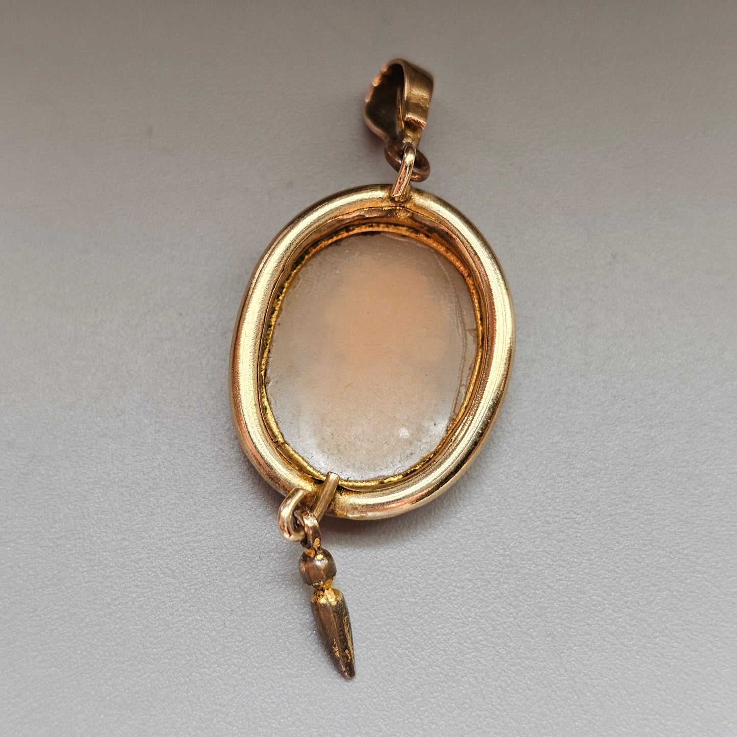 Antique Victorian Shell Cameo Necklace Pendant in Gold Tone Frame