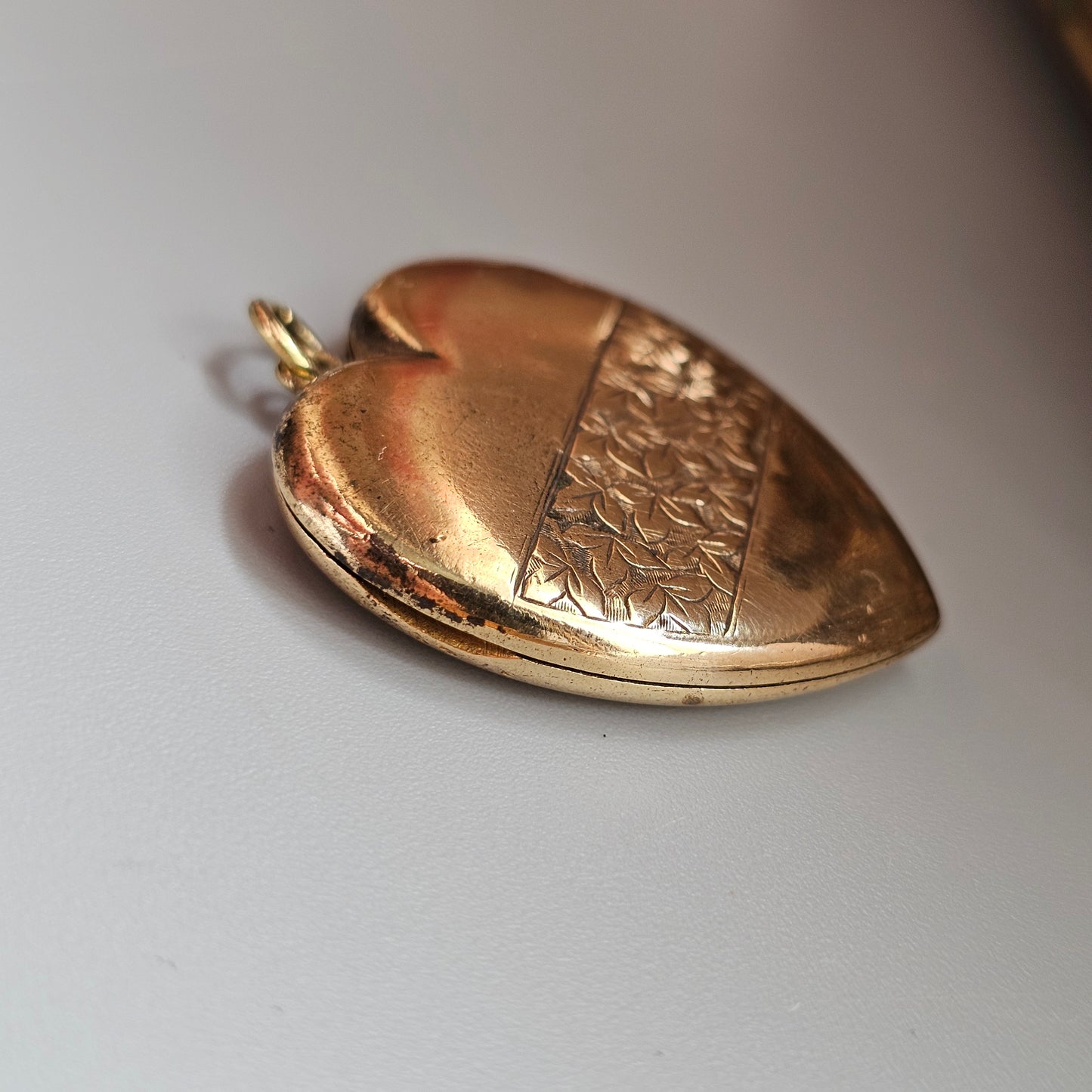 Antique Victorian Edwardian Gold Plated Heart Locket with Ivy Leaf Engraving