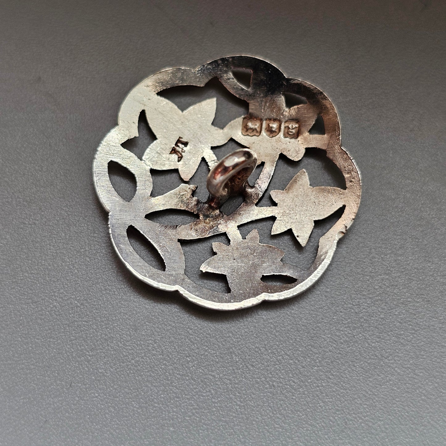 Antique Edwardian 1902 Sterling Silver Ivy Leaf Button Fully Hallmarked