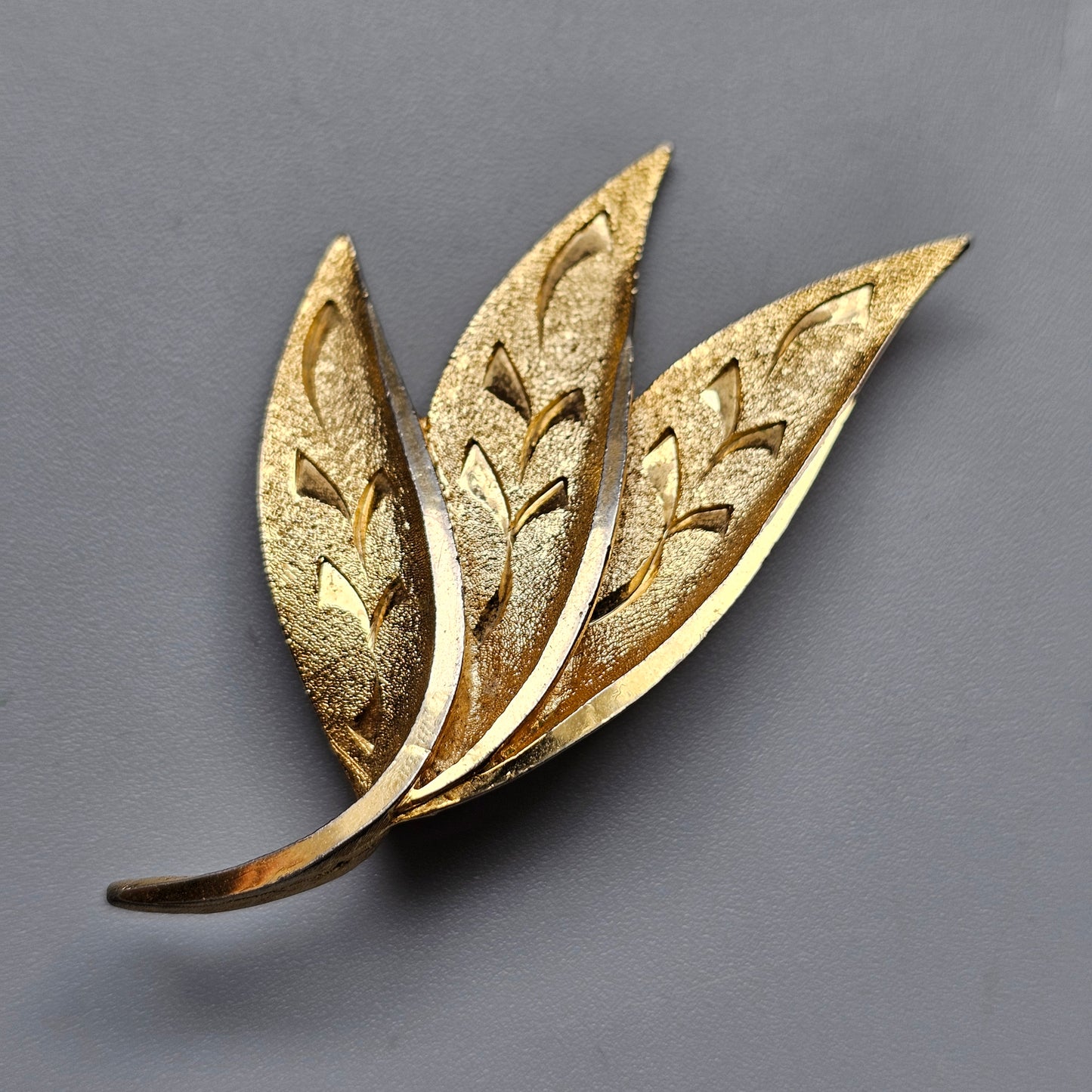 Vintage 1960s Gold Tone Leaf Brooch Mid Century Costume Jewellery
