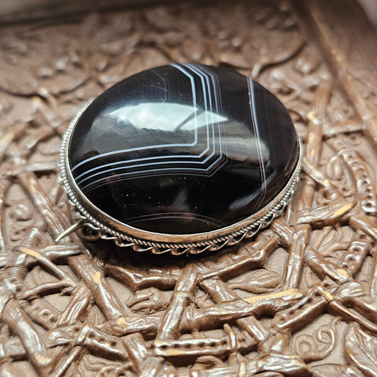 Antique Silver Scottish Banded Agate Brooch Oval Domed Stone