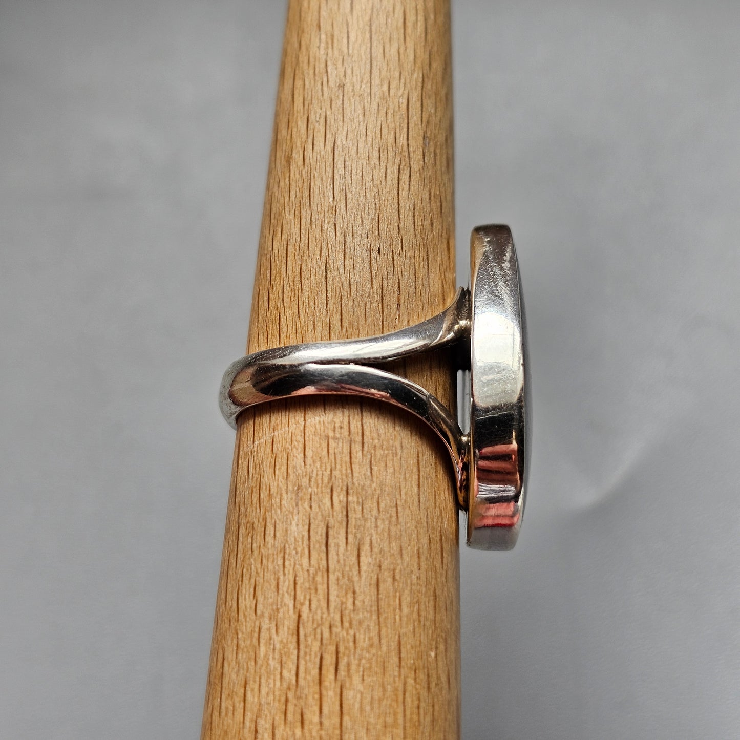 Sterling Silver Mother of Pearl Teardrop Statement Ring