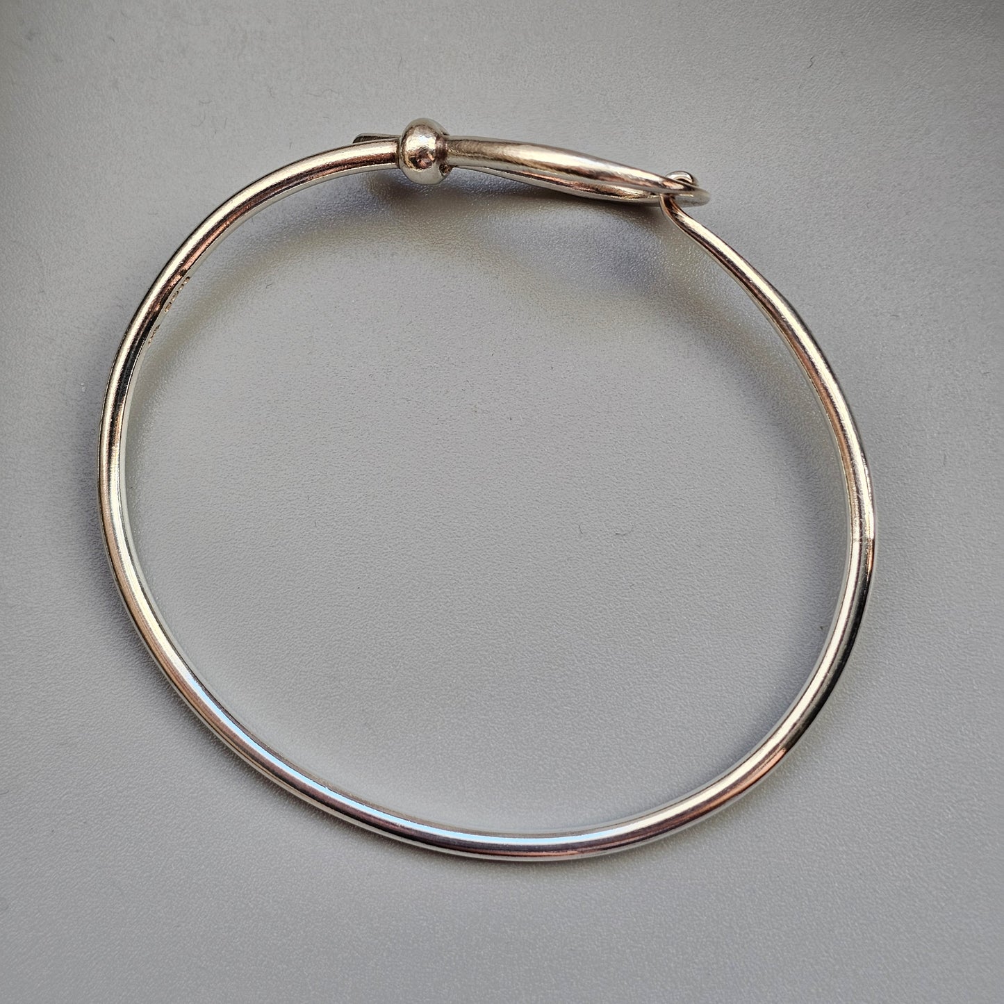 Vintage Sterling Silver Bow Knot Bangle London Hallmarked 2000