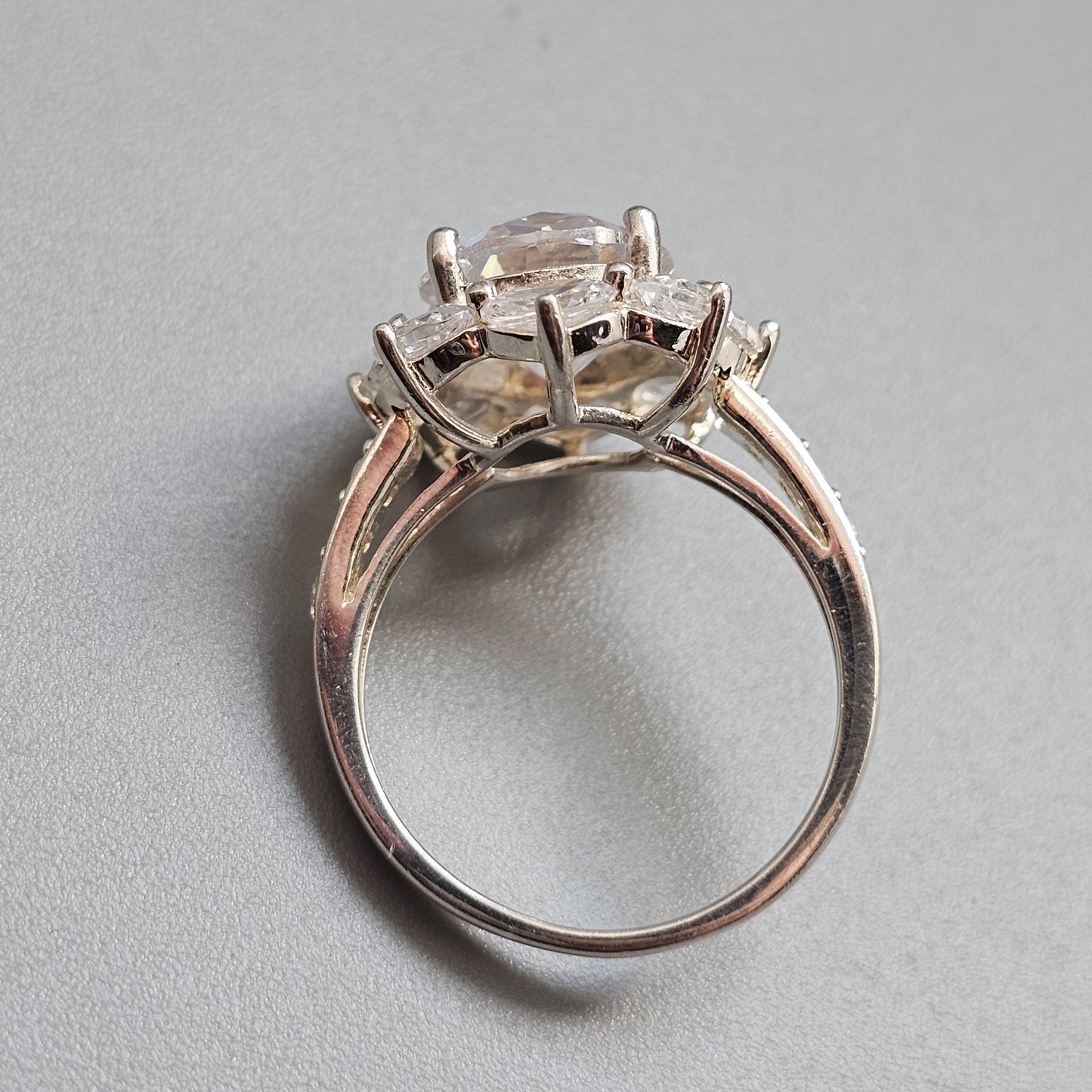 Sterling Silver Cubic Zirconia Oval Cluster Ring