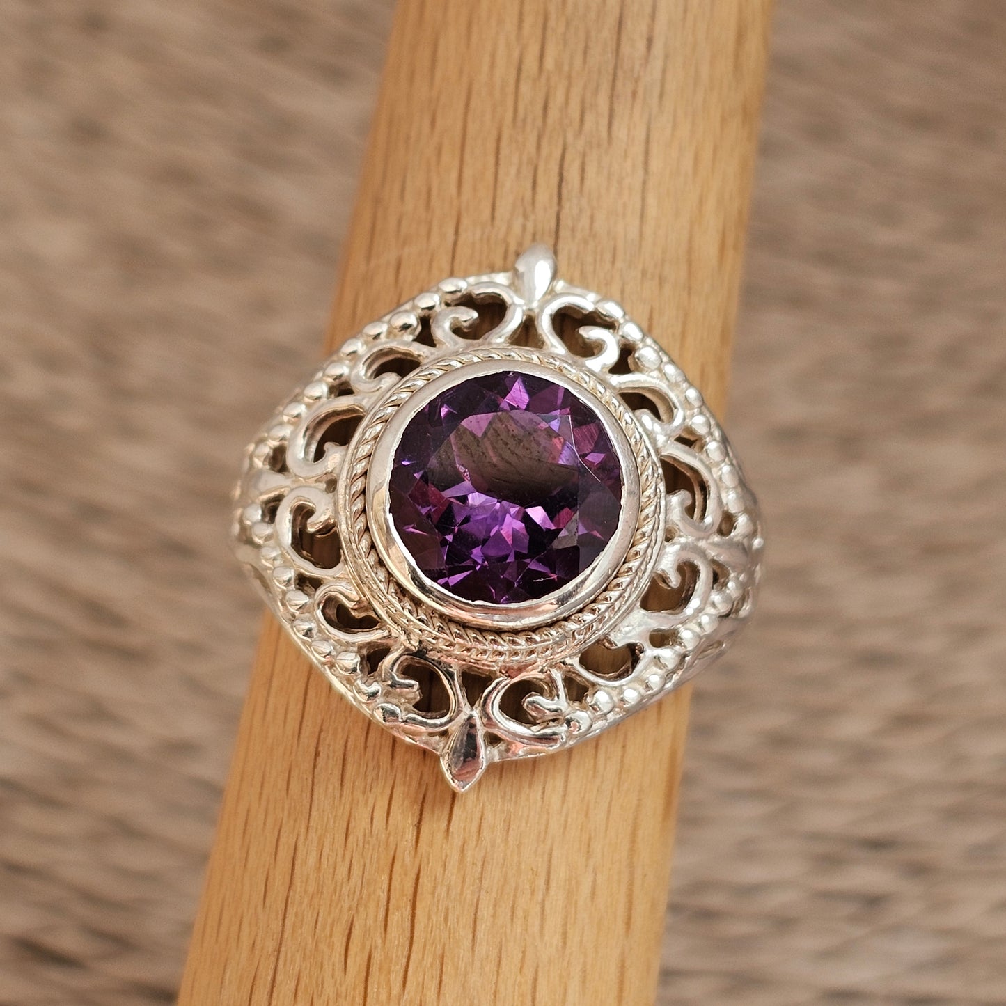 Vintage Sterling Silver Amethyst Filigree Style Ring