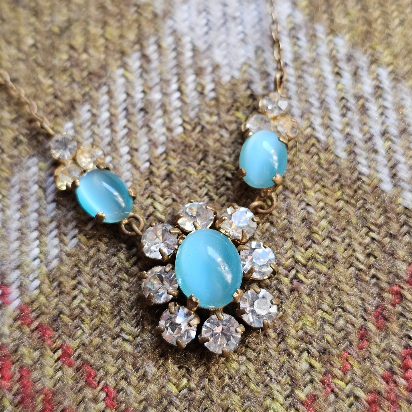 Vintage 1950s Aqua Blue Cats Eye Glass Rhinestone Necklace