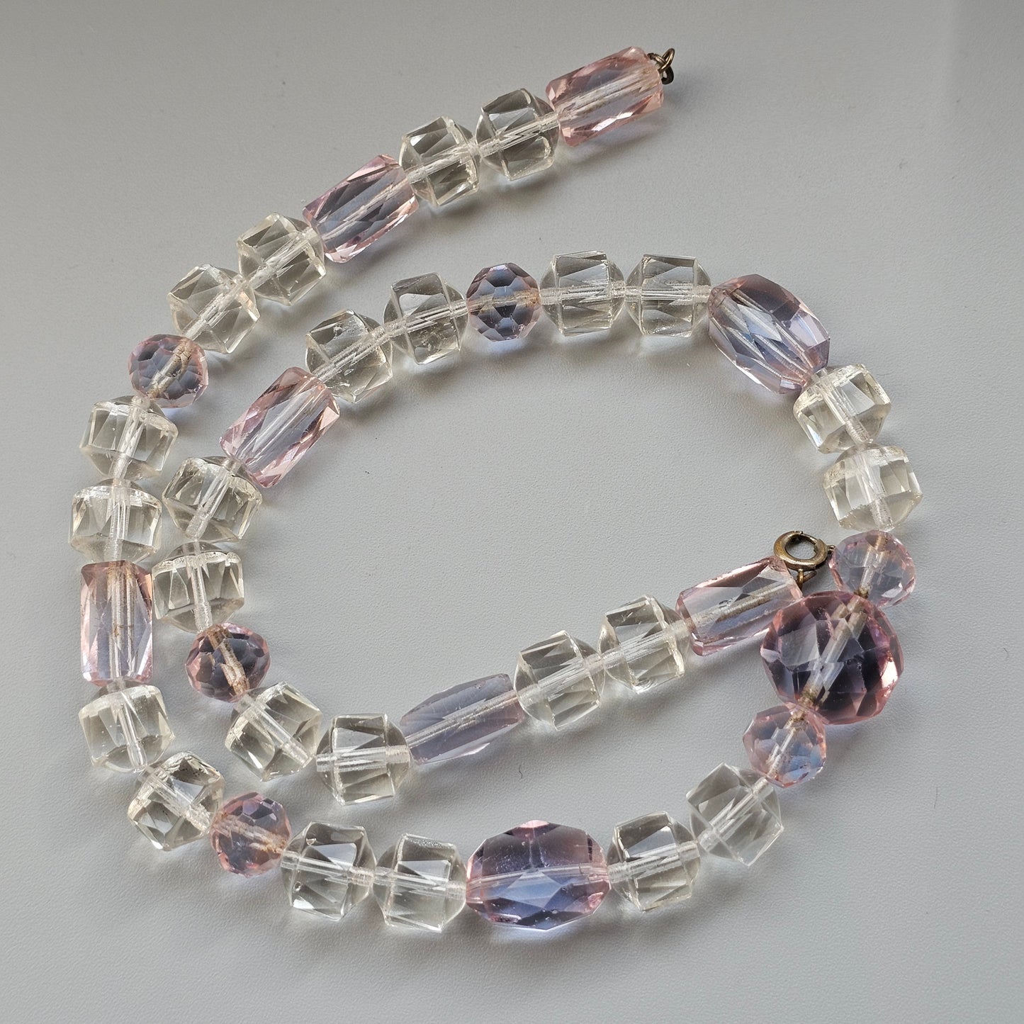 Vintage Art Deco Pale Pink and Clear Glass Bead Necklace