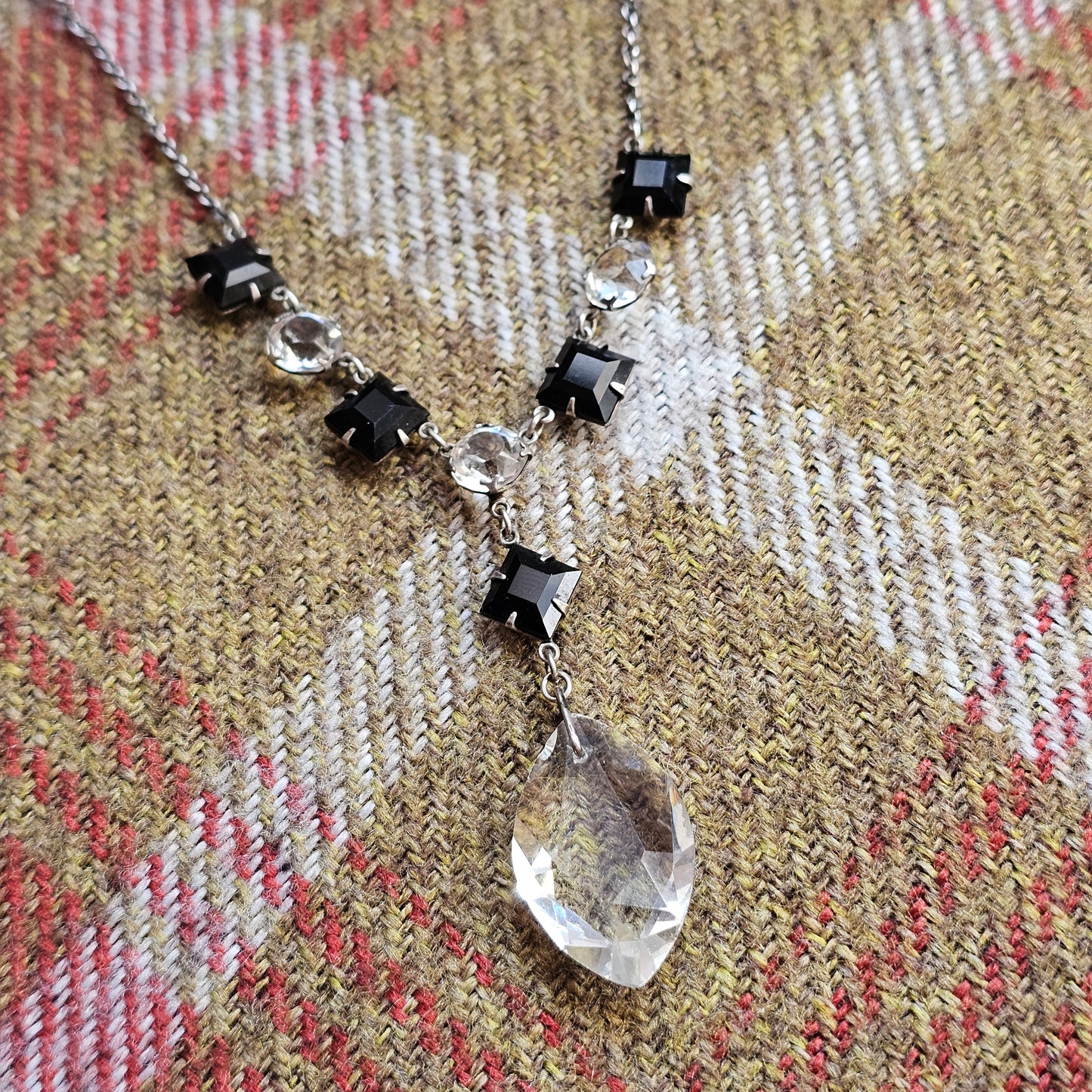 Vintage Art Deco Black and Clear Glass Drop Necklace