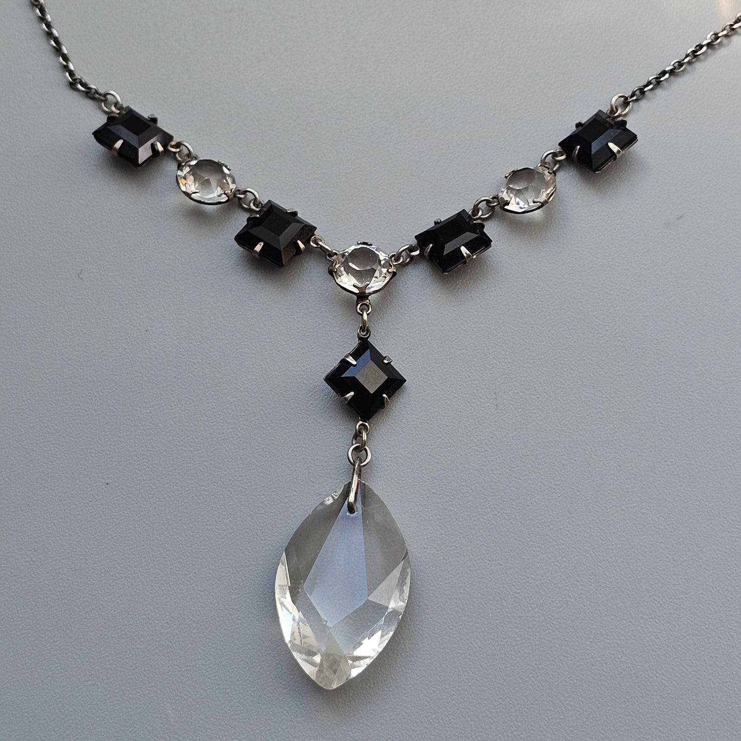 Vintage Art Deco Black and Clear Glass Drop Necklace