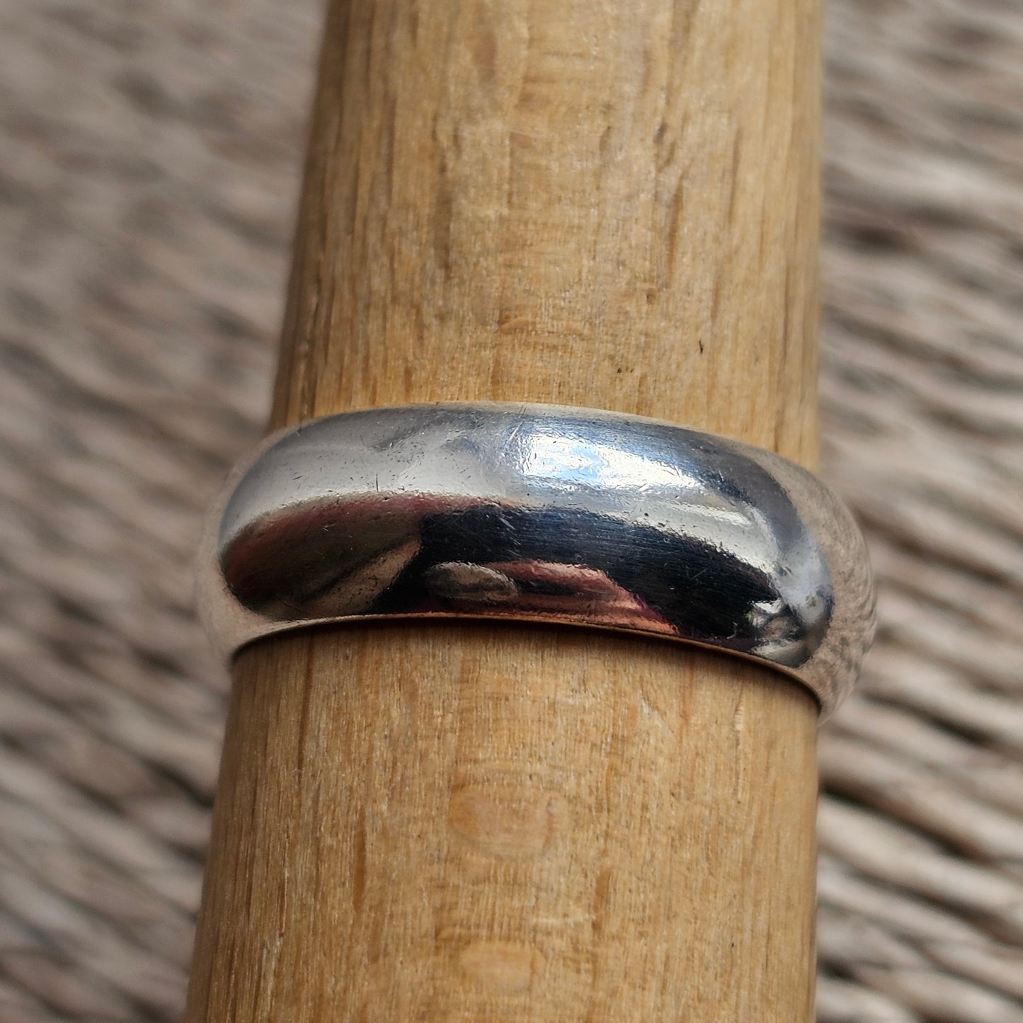 Vintage 1970s British Sterling Silver Band Ring 1977