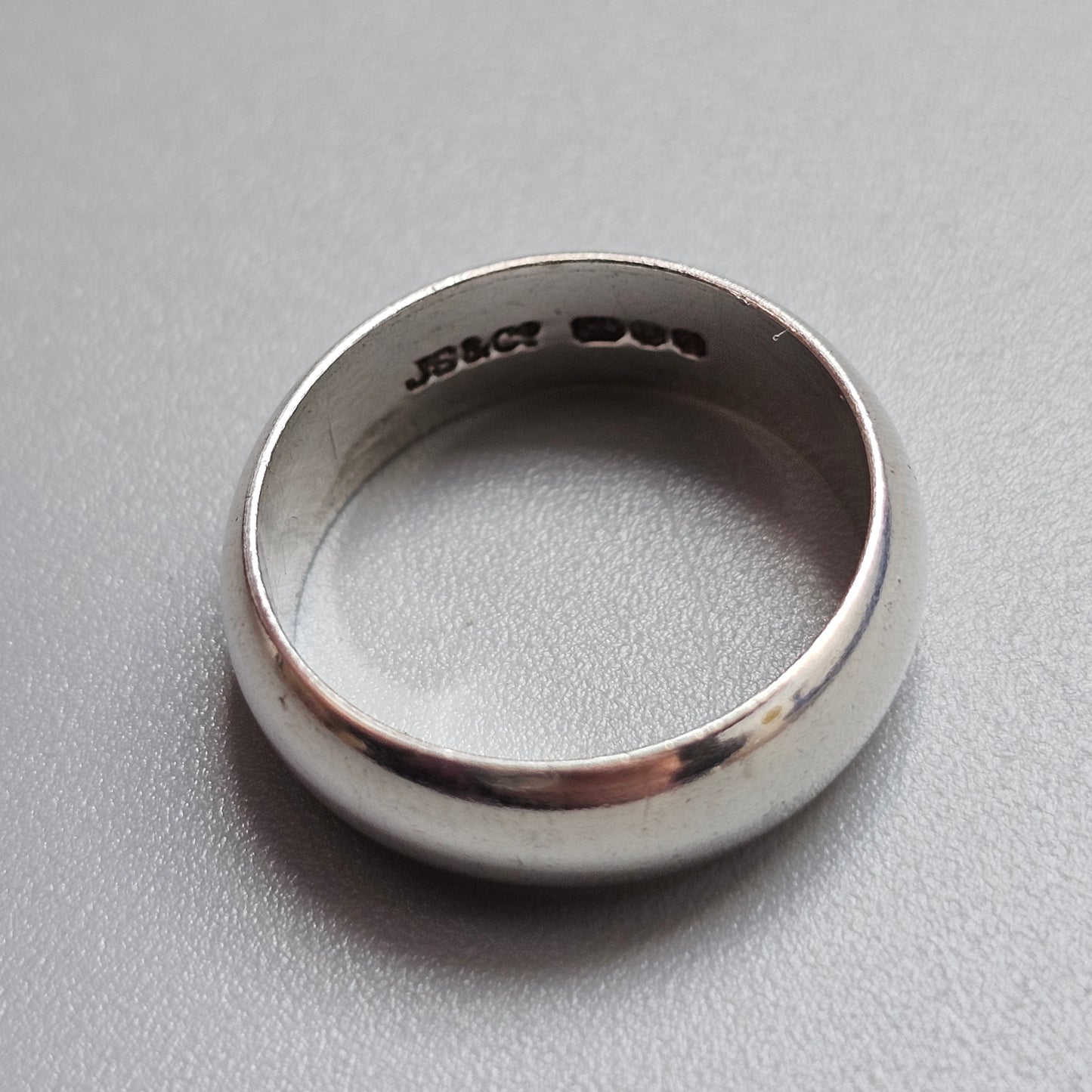 Vintage 1970s British Sterling Silver Band Ring 1977