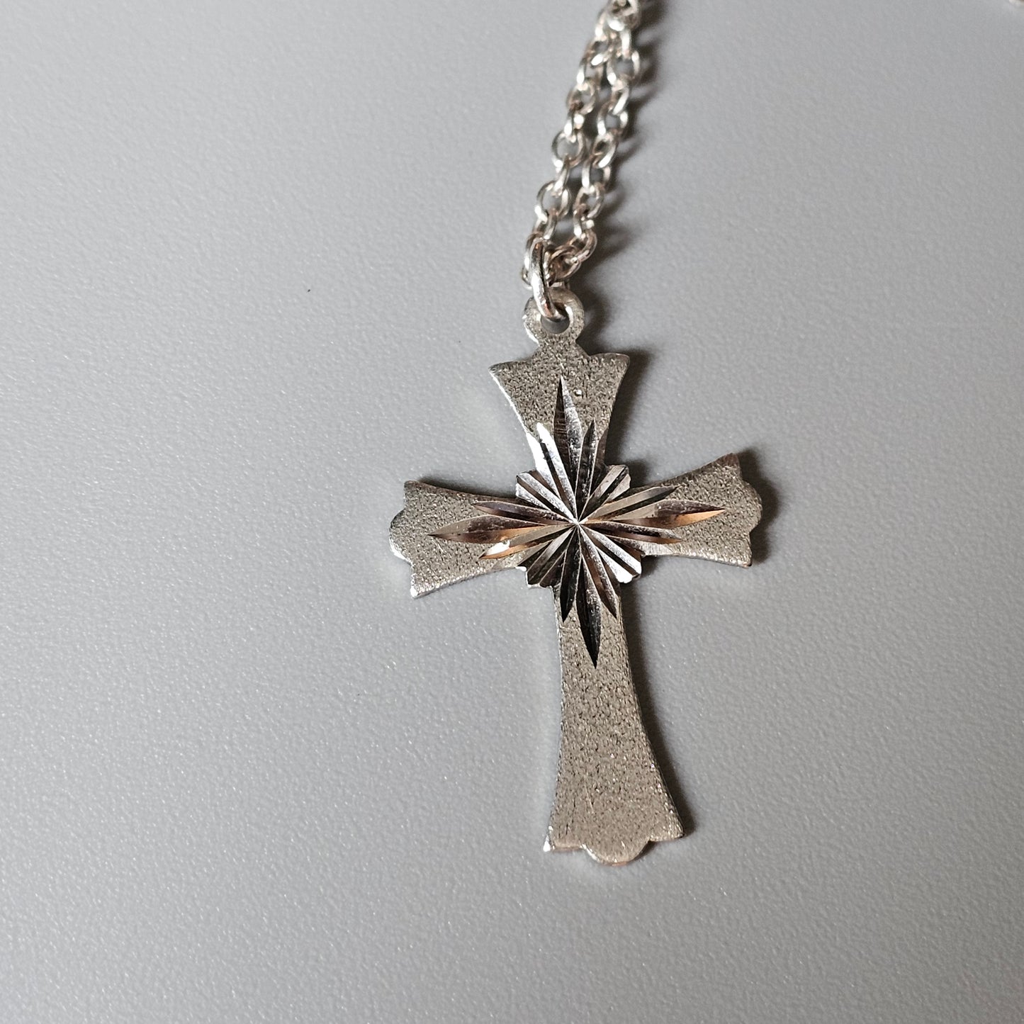 Vintage Silver Diamond Cut Cross Pendant Necklace