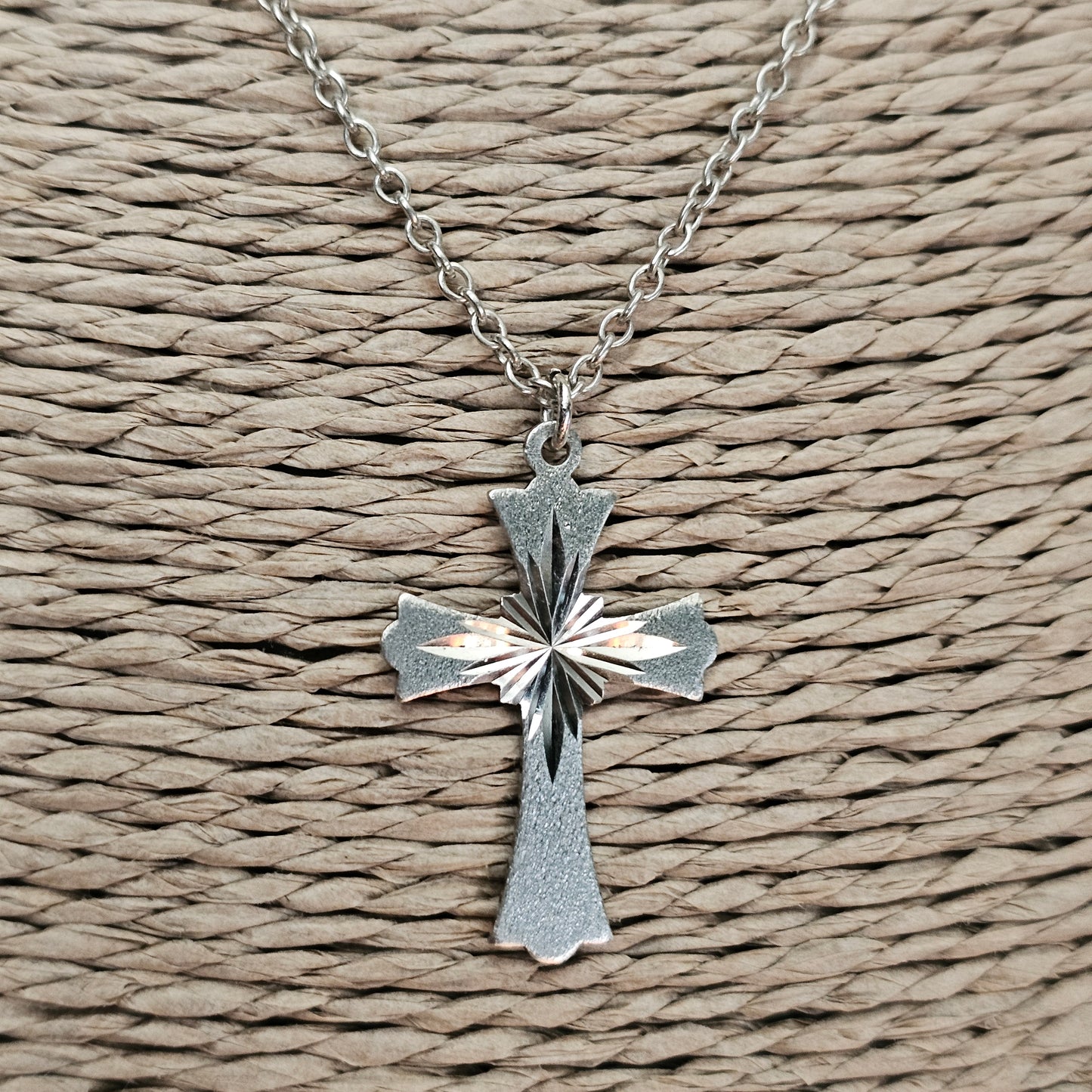 Vintage Silver Diamond Cut Cross Pendant Necklace