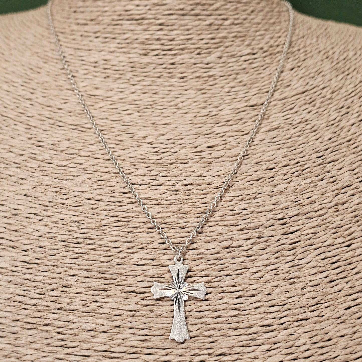 Vintage Silver Diamond Cut Cross Pendant Necklace