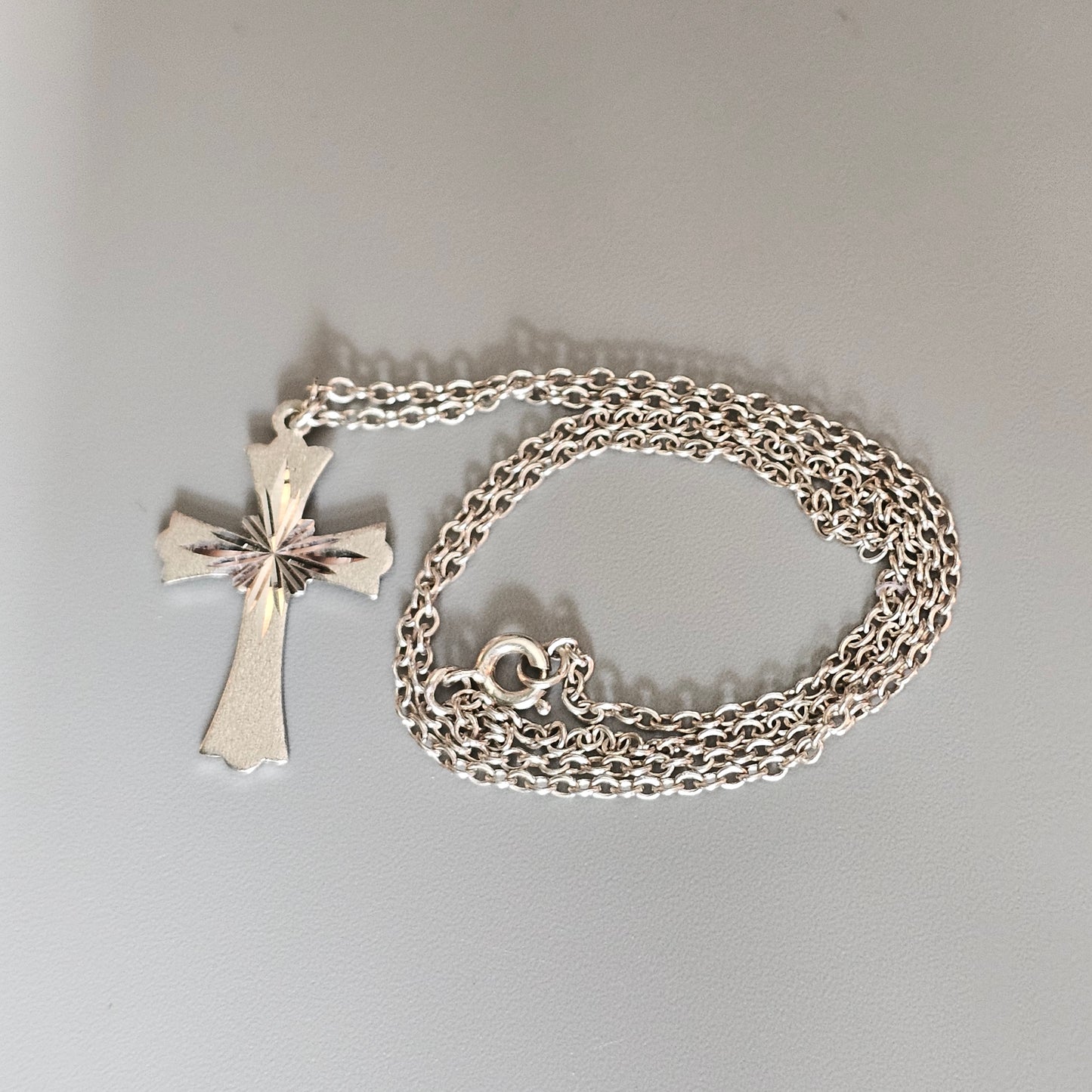 Vintage Silver Diamond Cut Cross Pendant Necklace