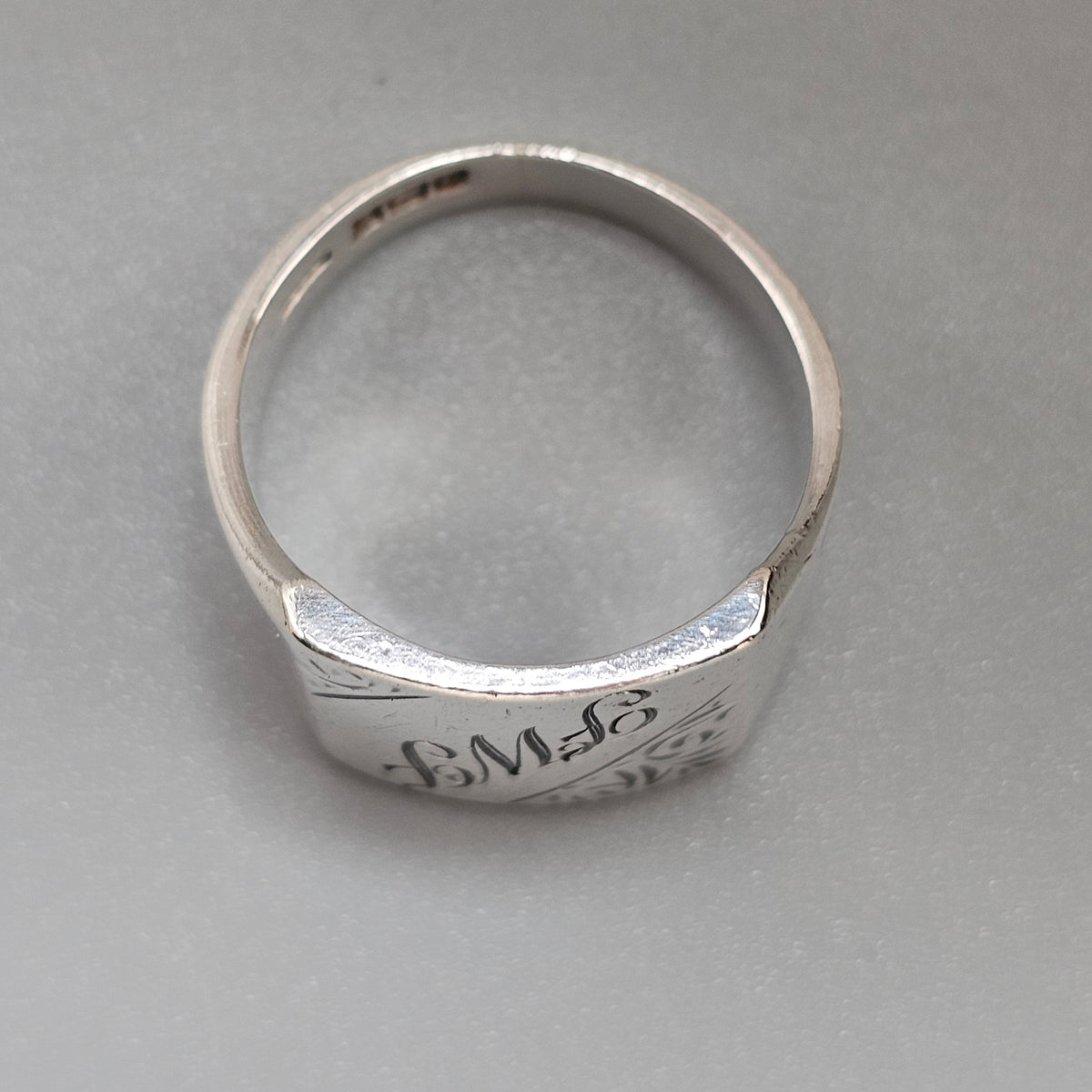 Vintage 1970s Men's Engraved Signet Monogram Ring FWF 1978