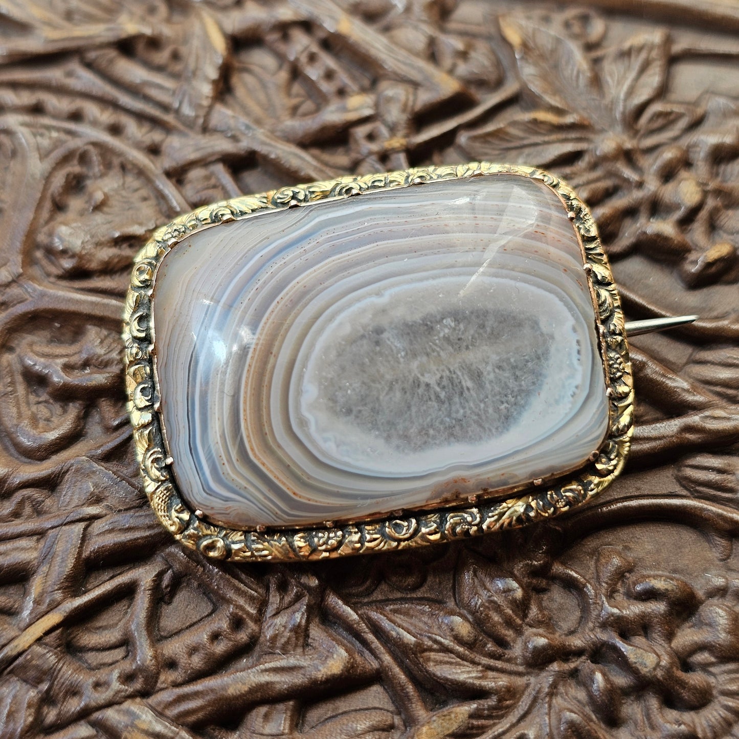 Antique Georgian Pinchbeck Banded Agate Brooch